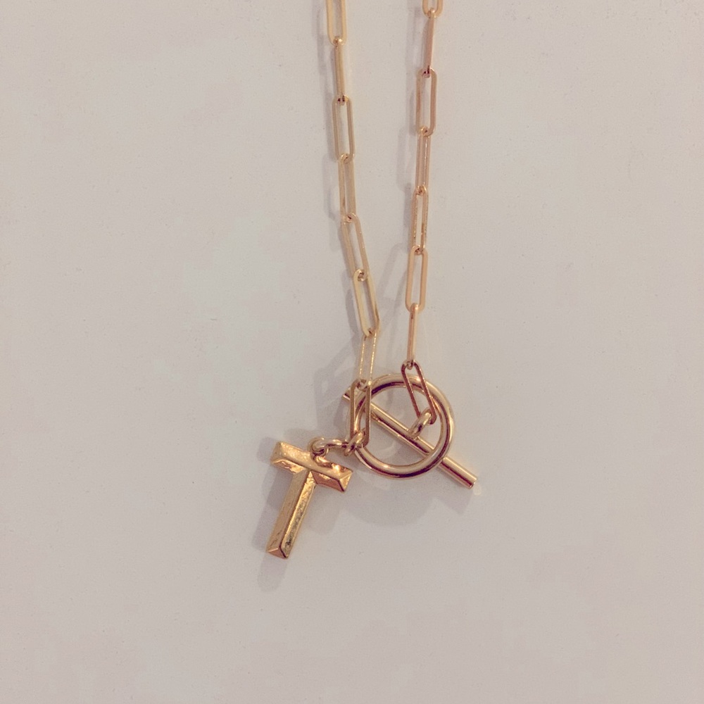 Anthropologie Chubby Toggle Monogram Necklace “T”